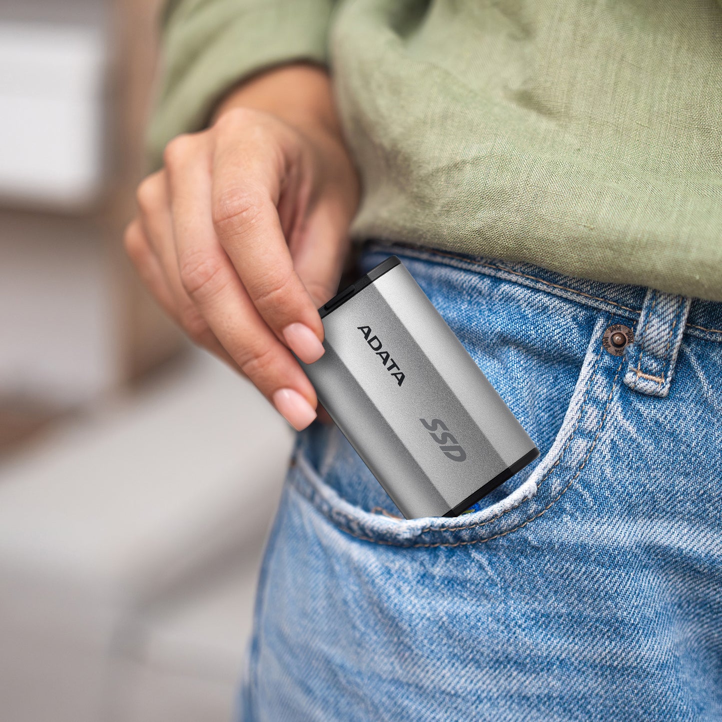 ADATA SD810, Up to 2000 MB/s USB 3.2 Gen 2 USB-C External Solid State Drive - Silver